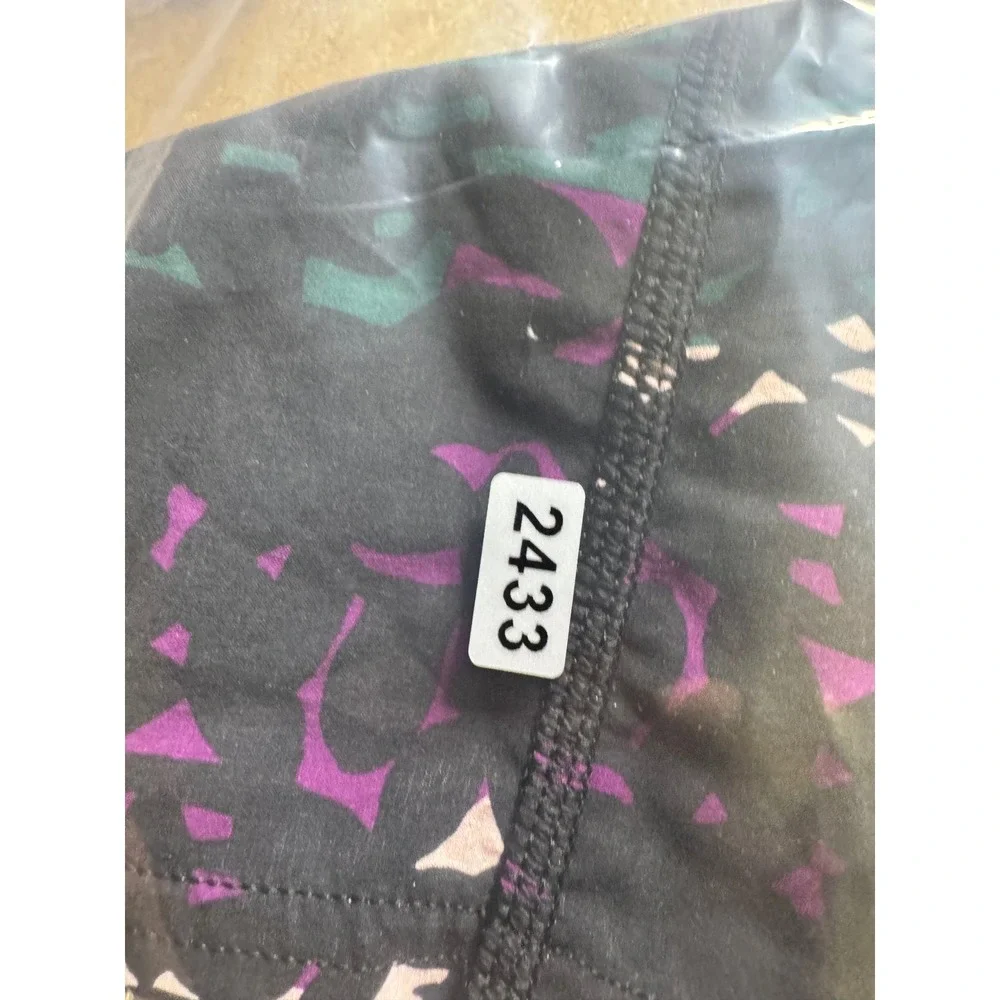 Lululemon Run Speed Shorts Confetti Abstract Print Purple‎ Blue Black Womens 10